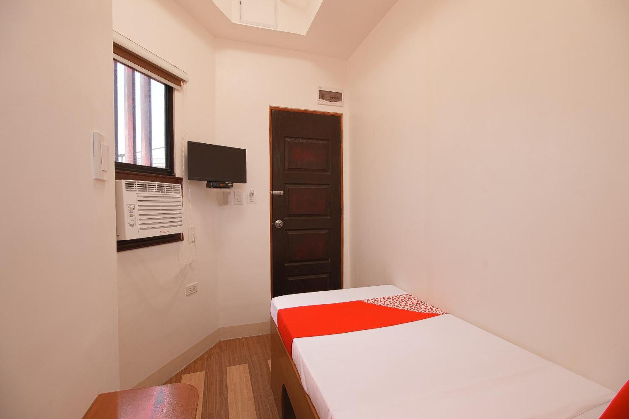 Oyo 685 K Fortune Apartelle Lapu-Lapu City Exterior foto