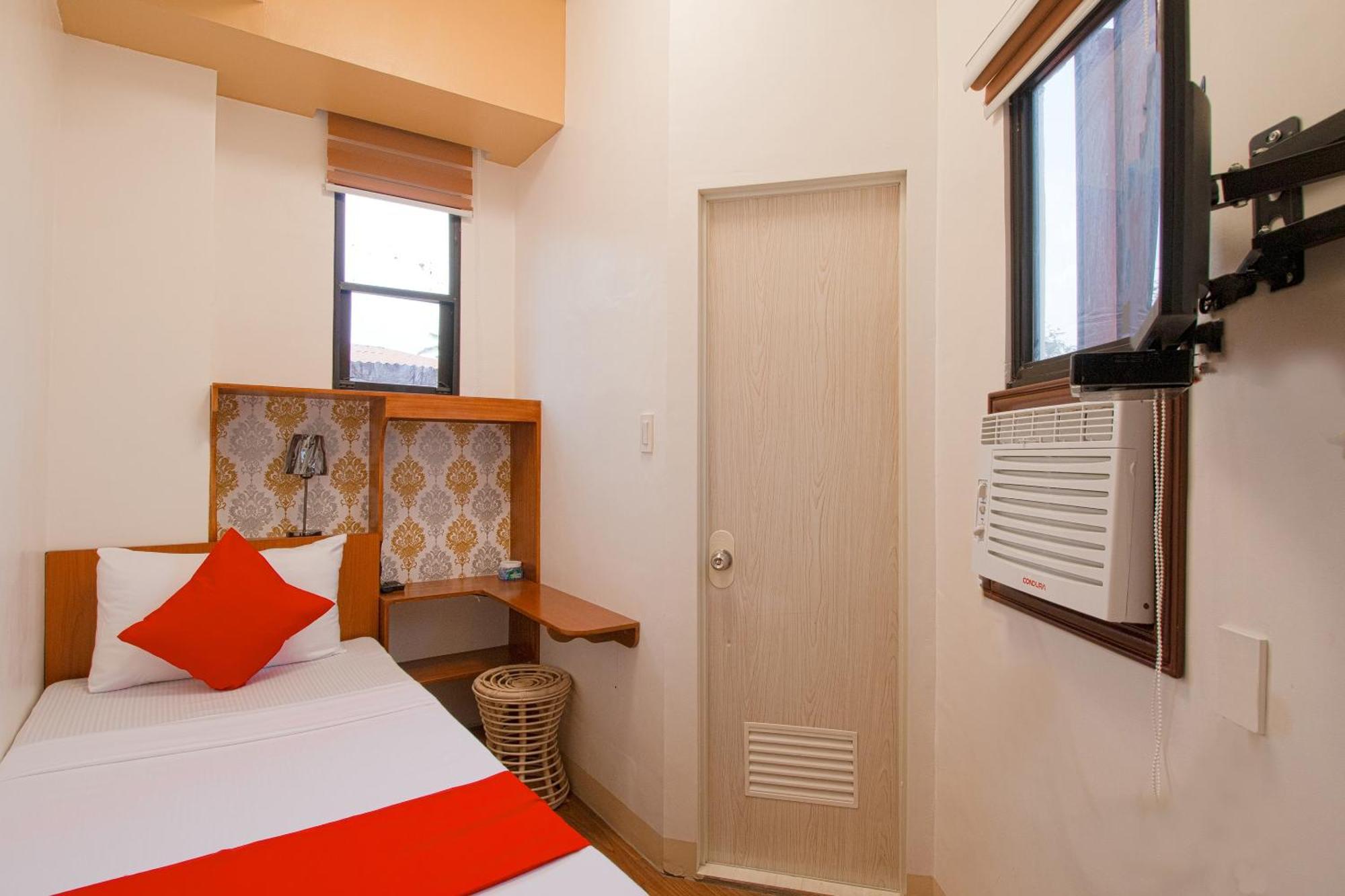 Oyo 685 K Fortune Apartelle Lapu-Lapu City Exterior foto